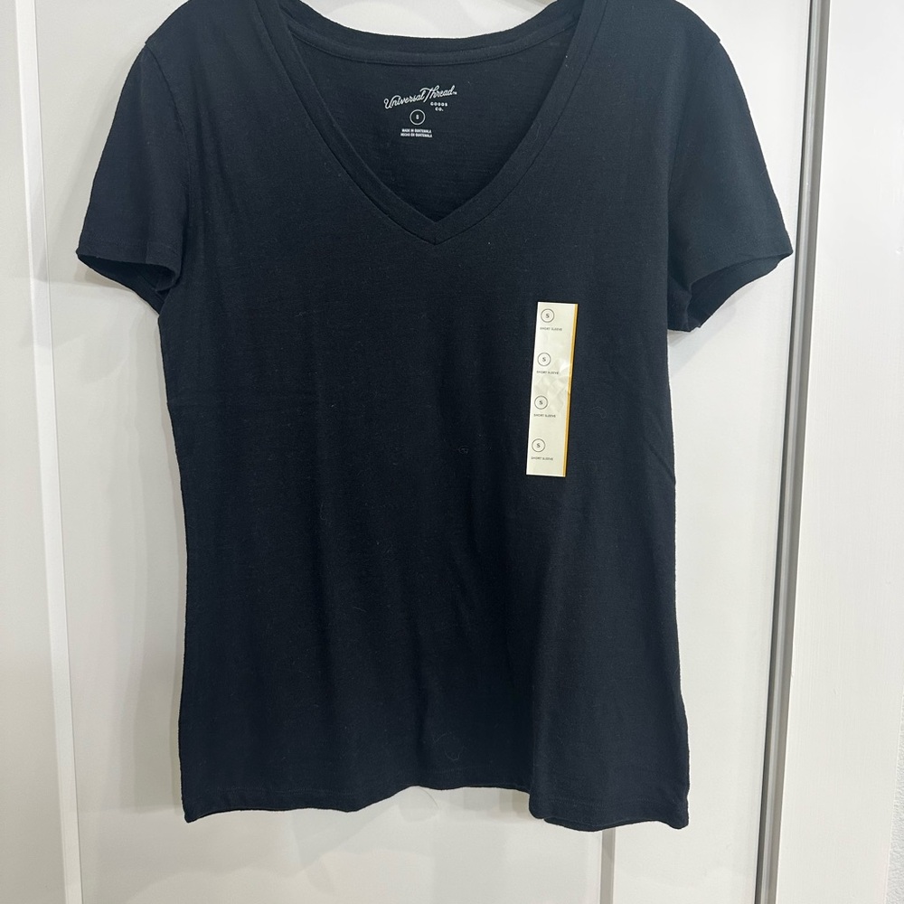 Universal Thread Black V-Neck Short Sleeve Tee